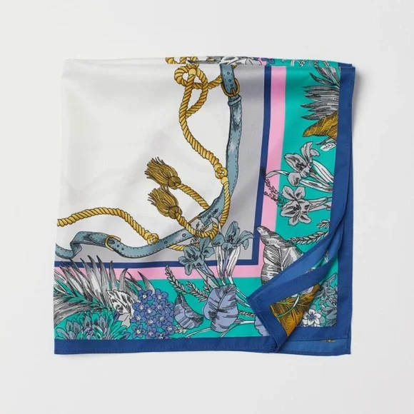 H&M Patterned Scarf - Picture 2 of 9